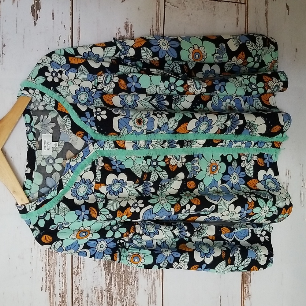 Crown & Ivy Haight Ashbury Boho Floral Top